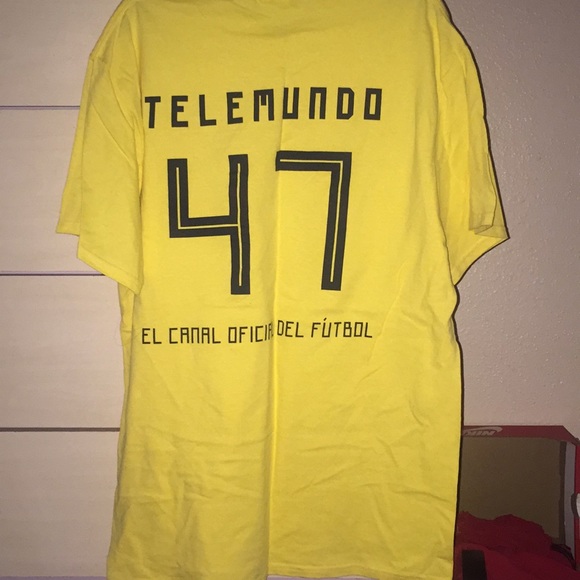 Colombia Telemundo T shirt - Picture 2 of 2